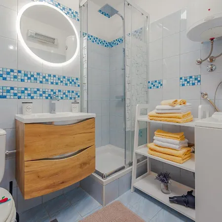 Awesome In With Kitchen Appartement *