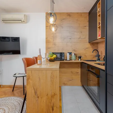 Apartment Awesome In With Kitchen Zadar