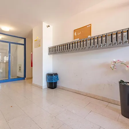 Awesome In With Kitchen Apartment *